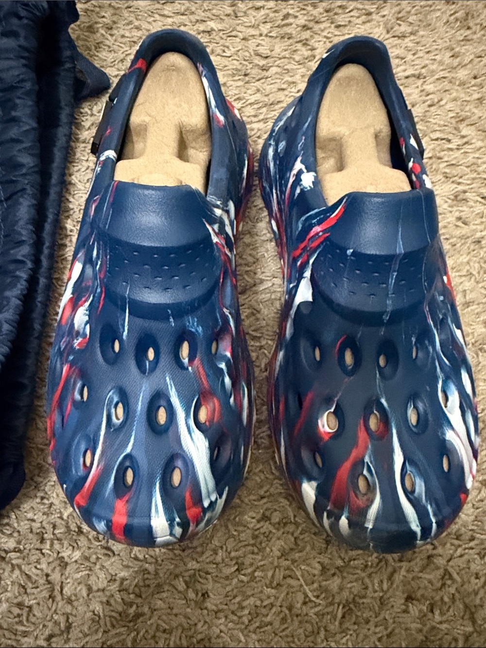 Skechers Men’s 7 Beachlife 2.0 Crocs Red-White-Blue American Arch fit go foam
